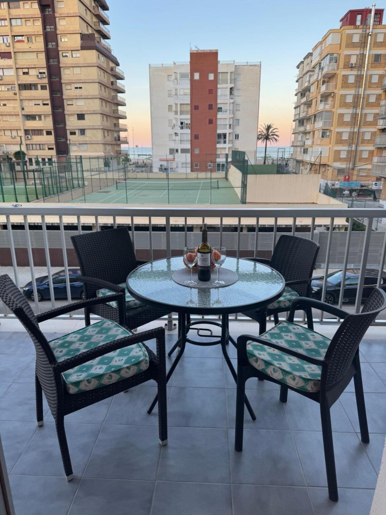 Lovely Family Apartment 2 Min. From The Beach Playa de Gandia المظهر الخارجي الصورة